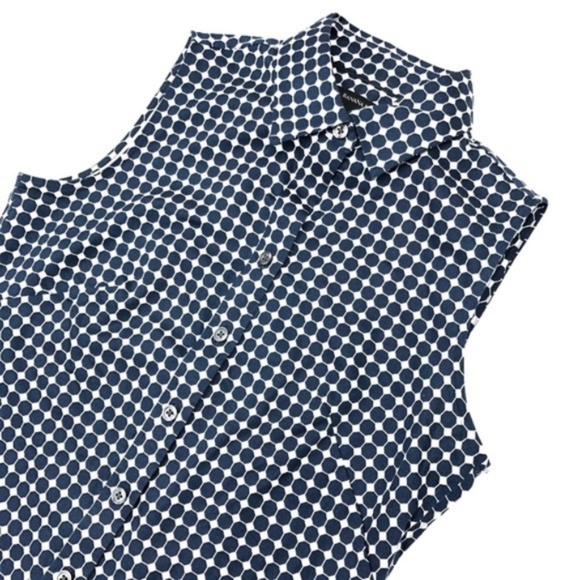 Banana Republic Tops - Banana Republic Sleeveless Button Down size 2 (XS)